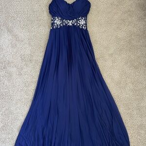 Elegant Navy Blue Evening Gown
